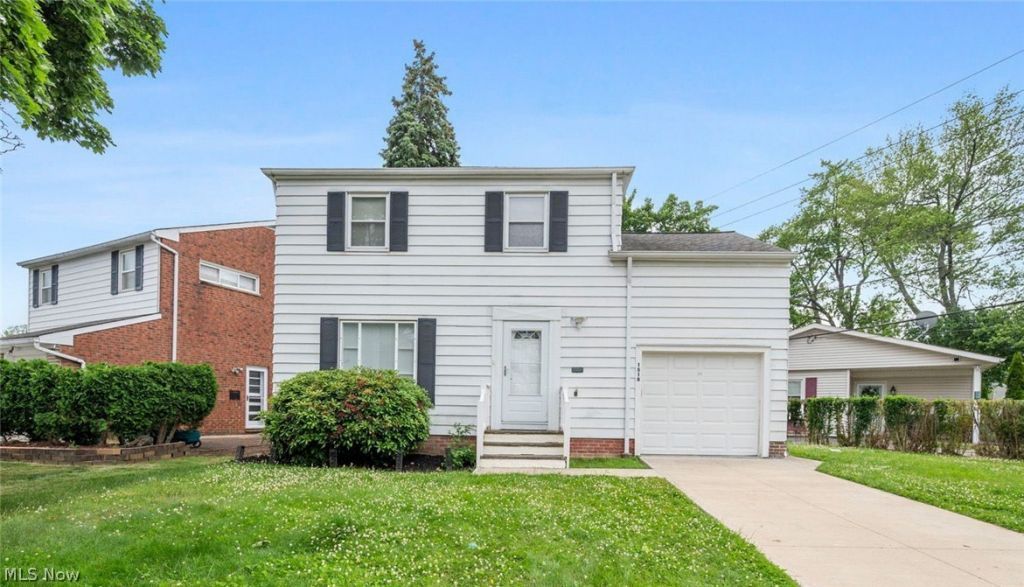 1518 Roselawn Road, Mayfield Heights, OH 44124