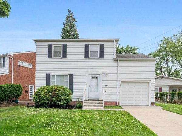 1518 Roselawn Road, Mayfield Heights, OH 44124