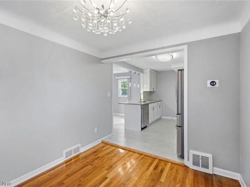 1518 Roselawn Road, Mayfield Heights, OH 44124 Photo 7