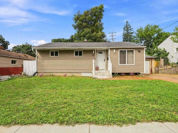 3814 Cherokee Avenue, Flint, MI 48507