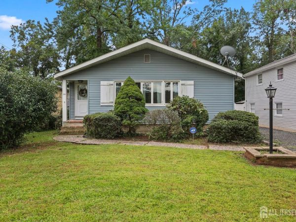 64 Berkley Avenue , Colonia, NJ 07067