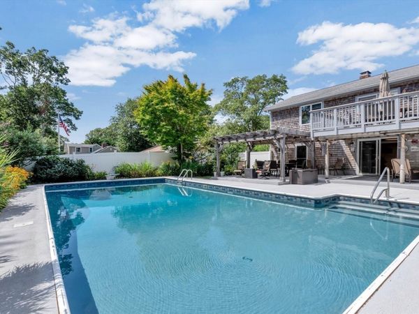66 Sheaffer Rd, Barnstable, MA 02632