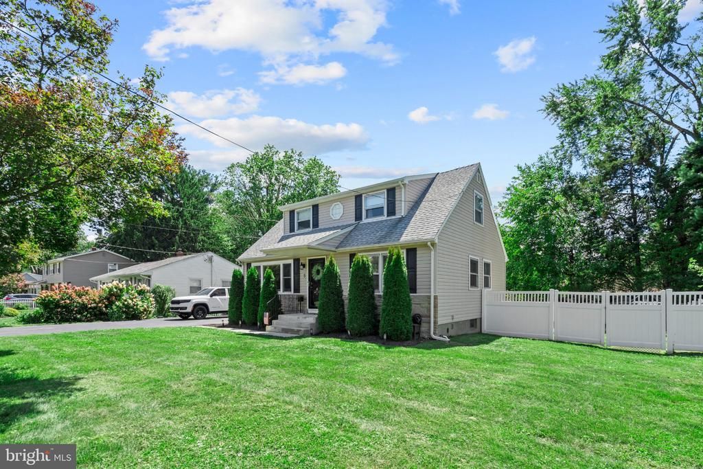 5 Langmoore Drive, Trenton, NJ 08638 Main Photo