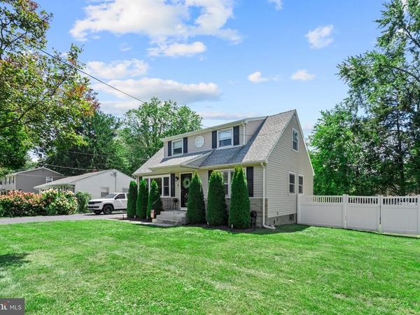 5 LANGMOORE DRIVE, TRENTON, NJ 08638
