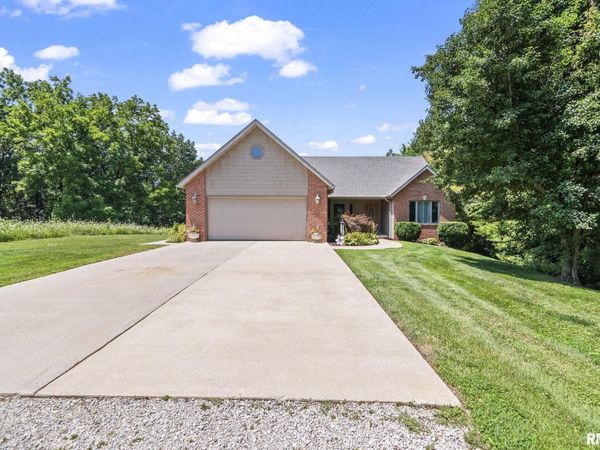 2450 Old Beardstown Road, Springfield, IL 62702