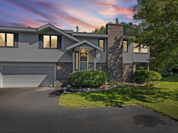 5642 Chatsworth Street N, Shoreview, MN 55126