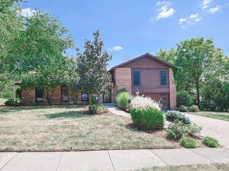 8822 Valley Circle Drive, Florence, KY 41042 Photo 1