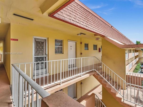 1540 NE 191st St , Unit 320, Miami, FL 33179