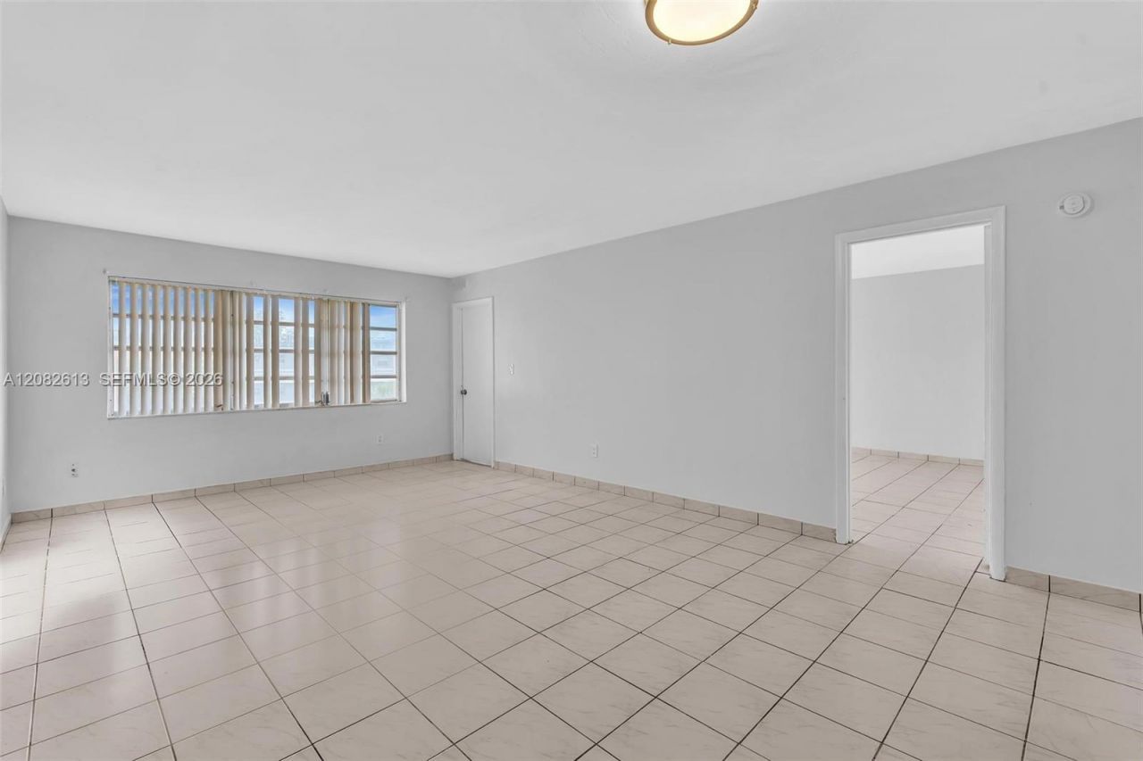 1540 NE 191st St , Unit 320, Miami, FL 33179 Photo