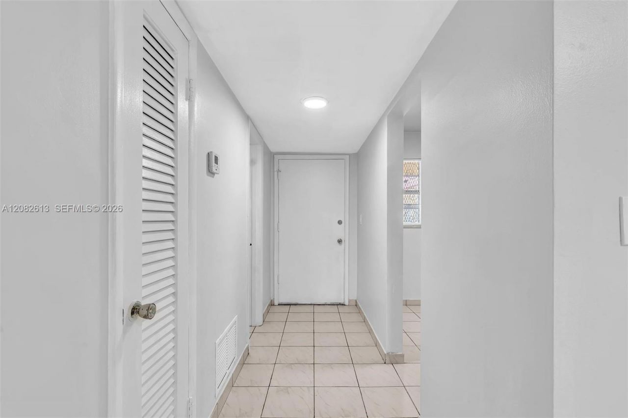 1540 NE 191st St , Unit 320, Miami, FL 33179 Photo