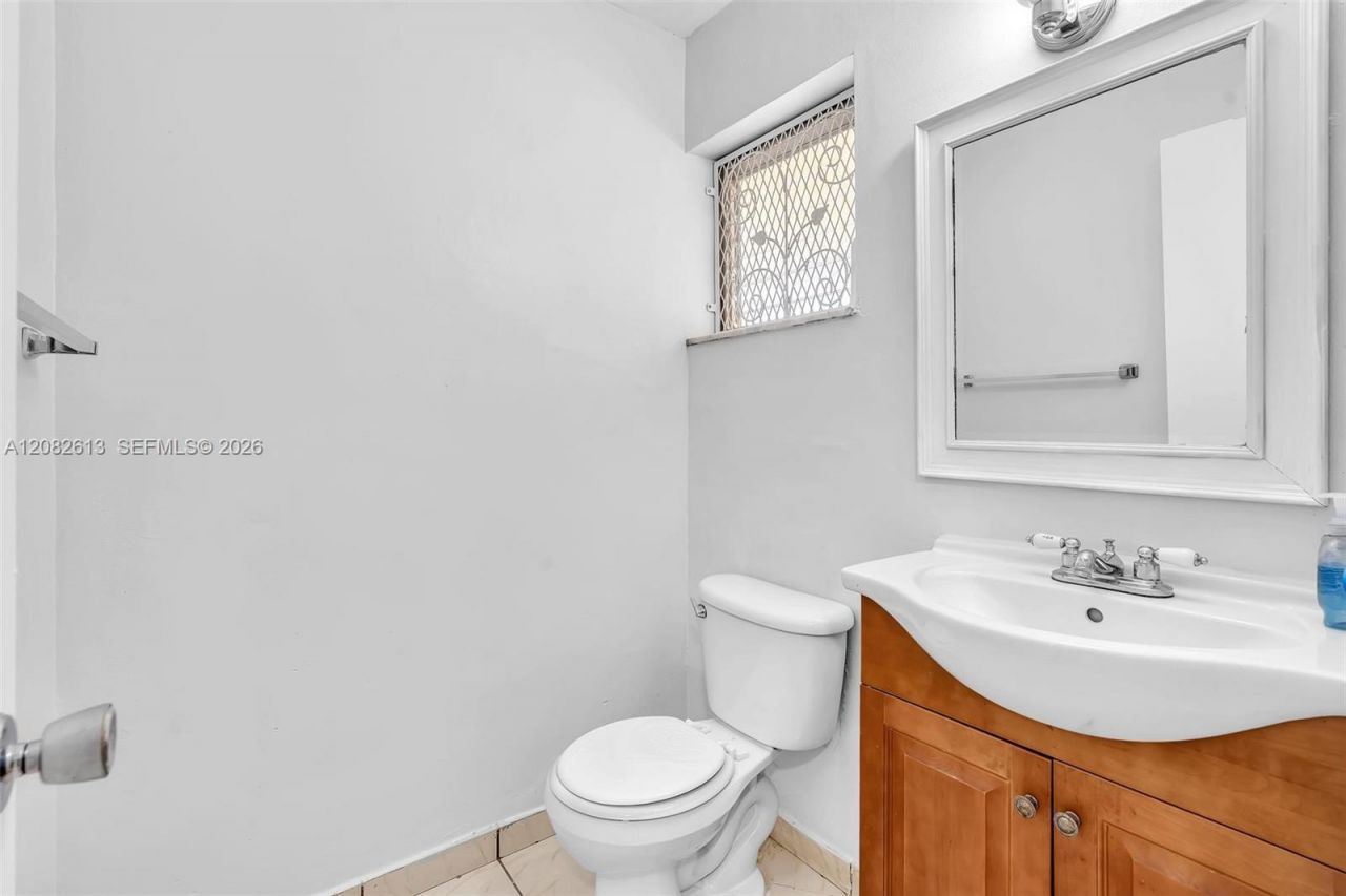 1540 NE 191st St , Unit 320, Miami, FL 33179 Photo