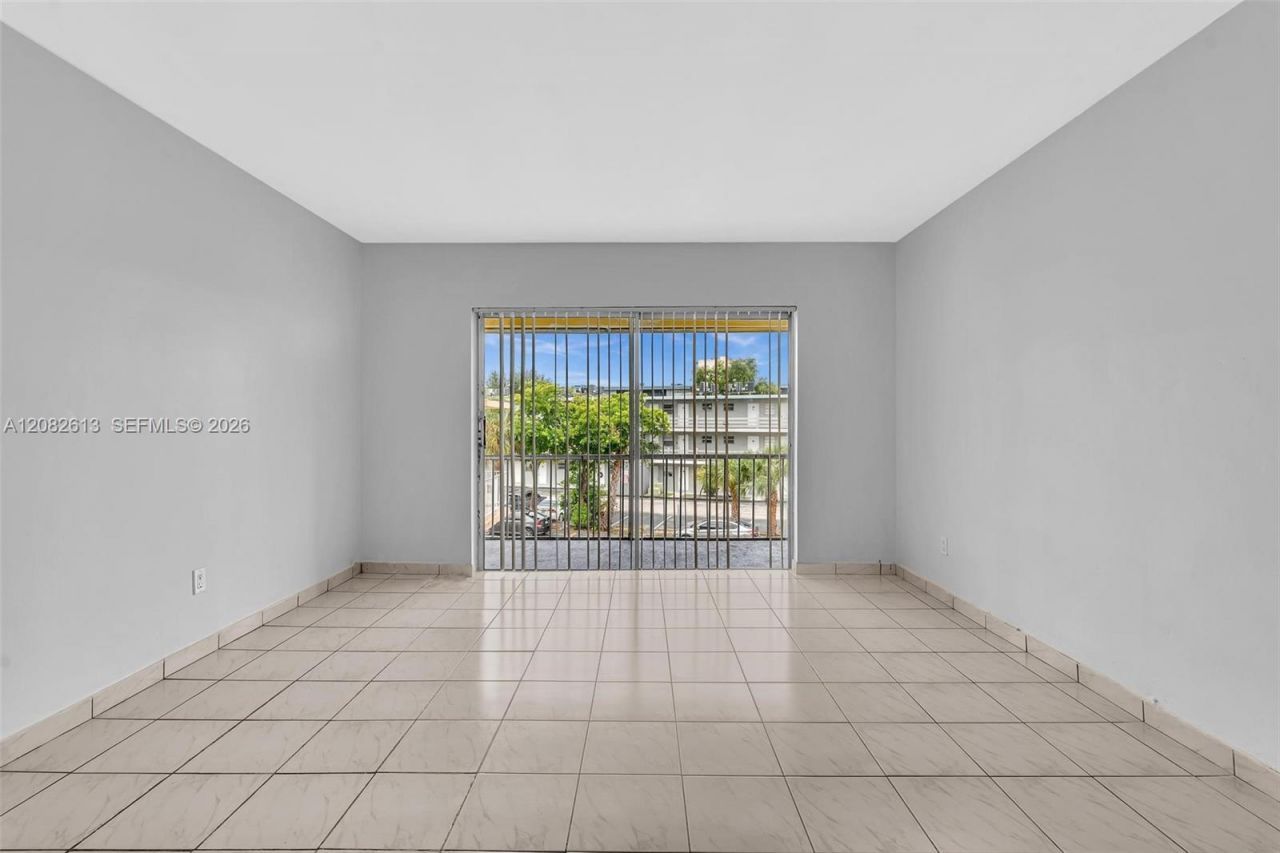 1540 NE 191st St , Unit 320, Miami, FL 33179 Photo