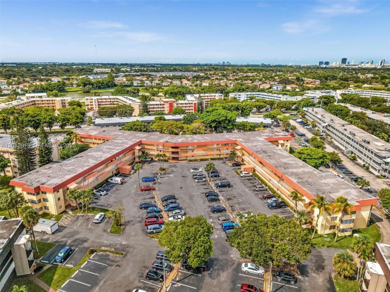 1540 NE 191st St , Unit 320, Miami, FL 33179 Photo