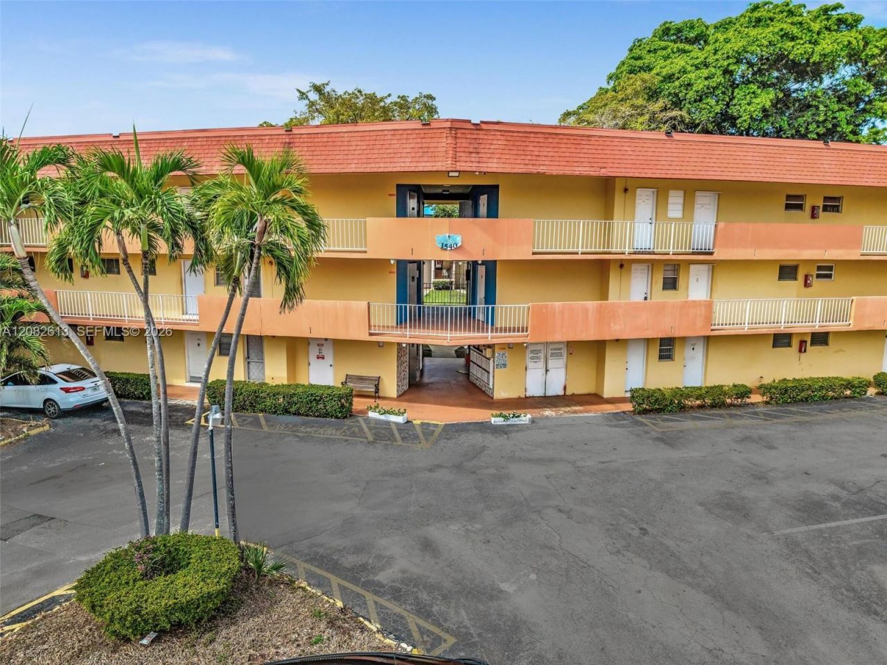 1540 NE 191st St , Unit 320, Miami, FL 33179 Photo