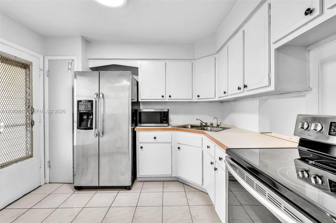 1540 NE 191st St , Unit 320, Miami, FL 33179 Photo