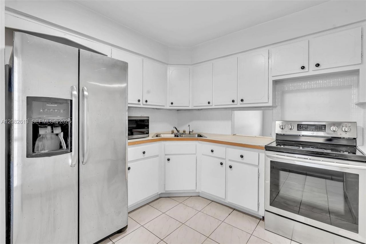 1540 NE 191st St , Unit 320, Miami, FL 33179 Photo
