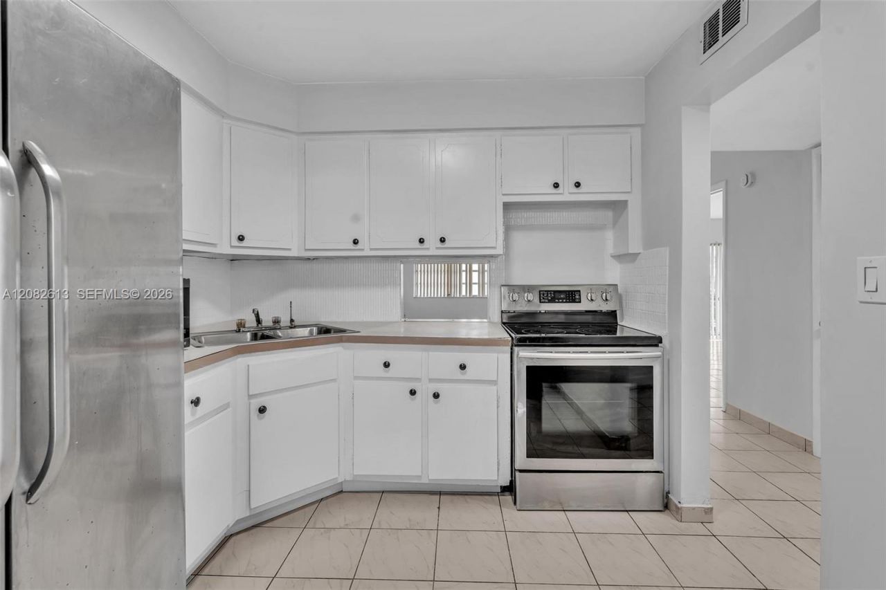 1540 NE 191st St , Unit 320, Miami, FL 33179 Photo