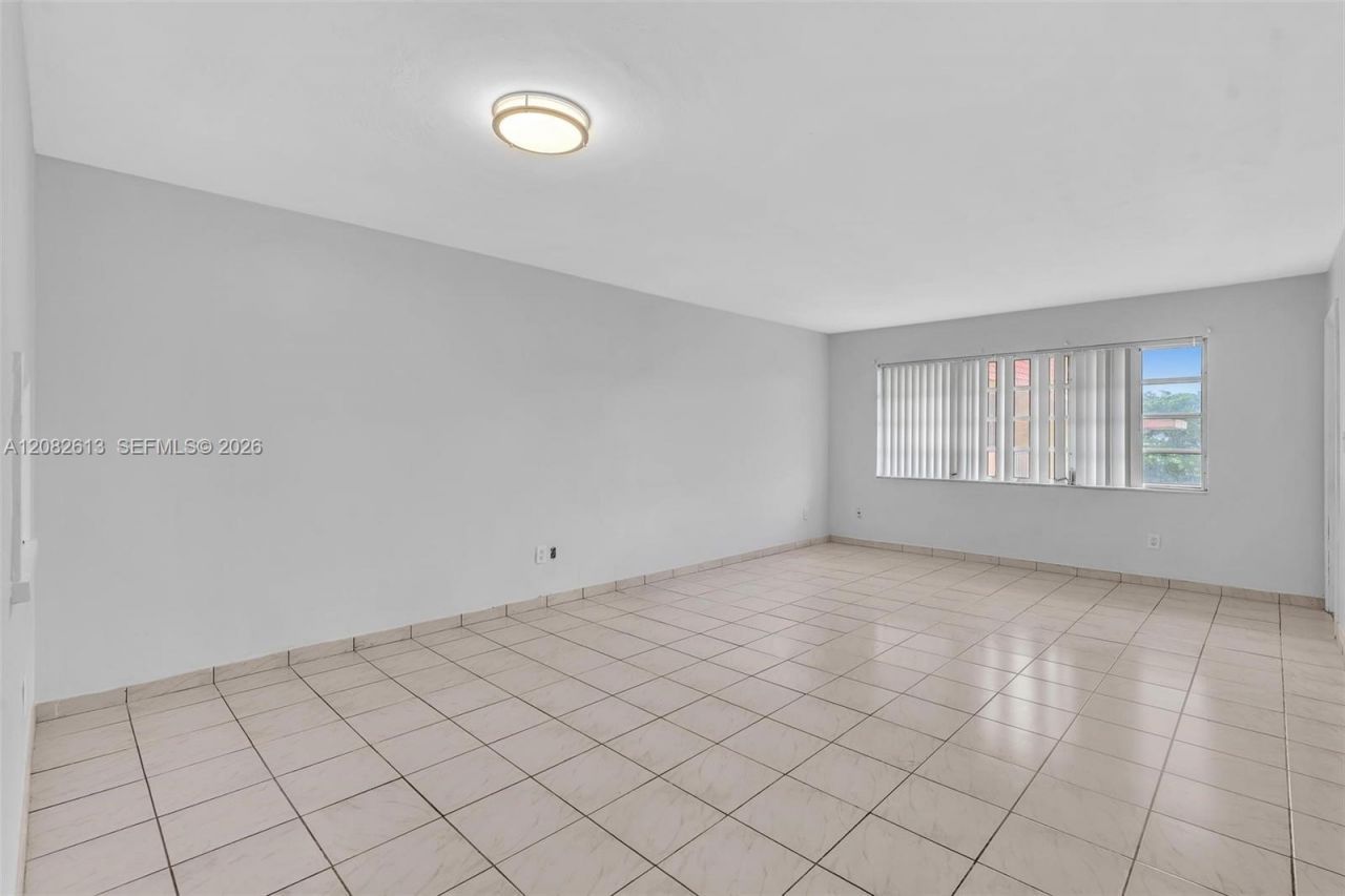 1540 NE 191st St , Unit 320, Miami, FL 33179 Photo