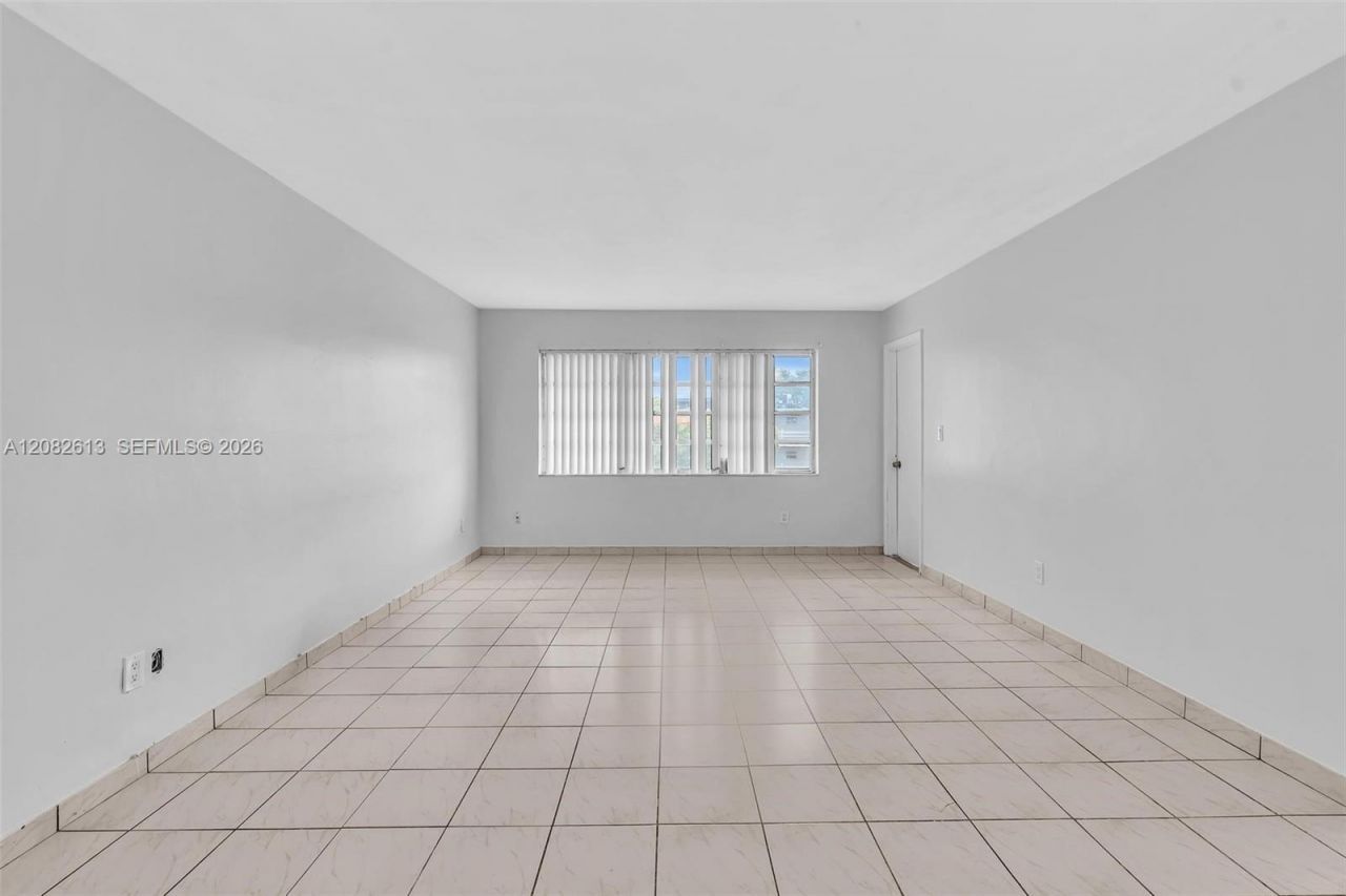 1540 NE 191st St , Unit 320, Miami, FL 33179 Photo