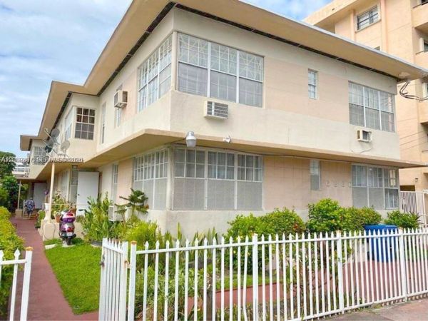 6860 Abbott Ave , Unit 8B, Miami Beach, FL 33141