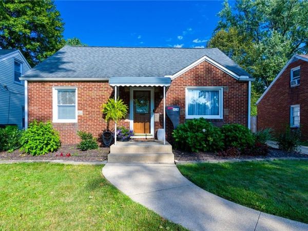 1382 Elmwood Avenue SW, North Canton, OH 44720