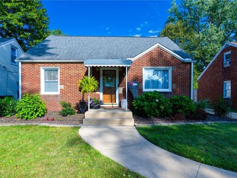 1382 Elmwood Avenue SW, North Canton, OH 44720 Photo 1