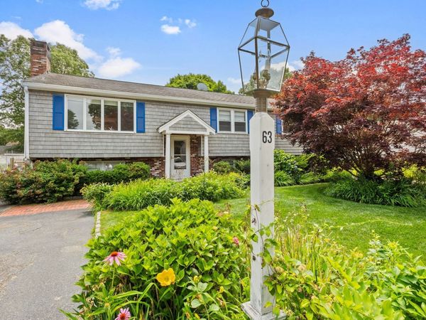 63 Ellsworth Dr, Falmouth, MA 02536