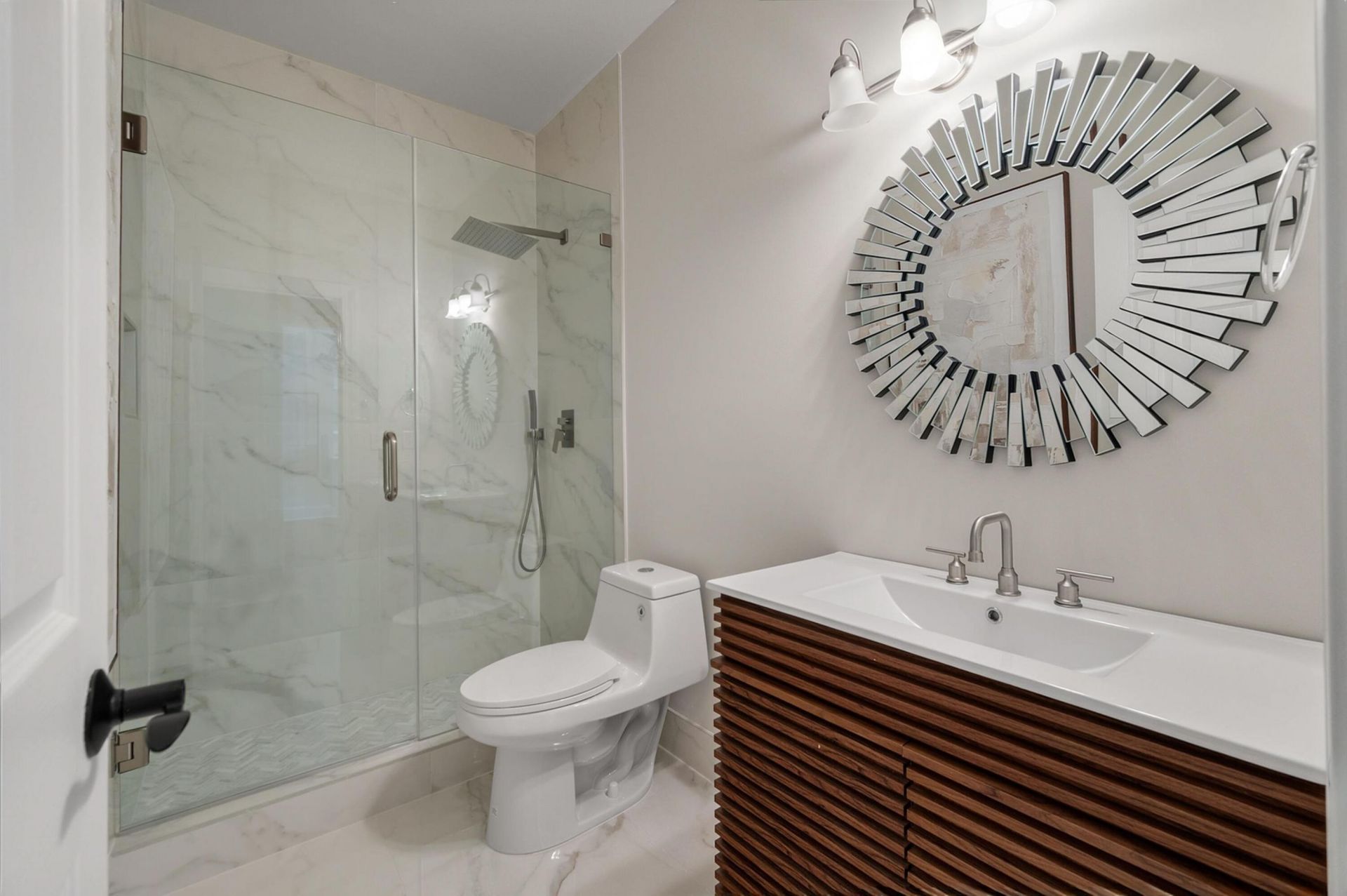 252 Governors Drive Photo 24