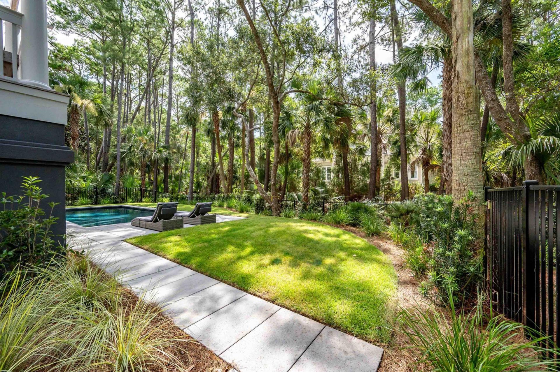 252 Governors Drive Photo 36