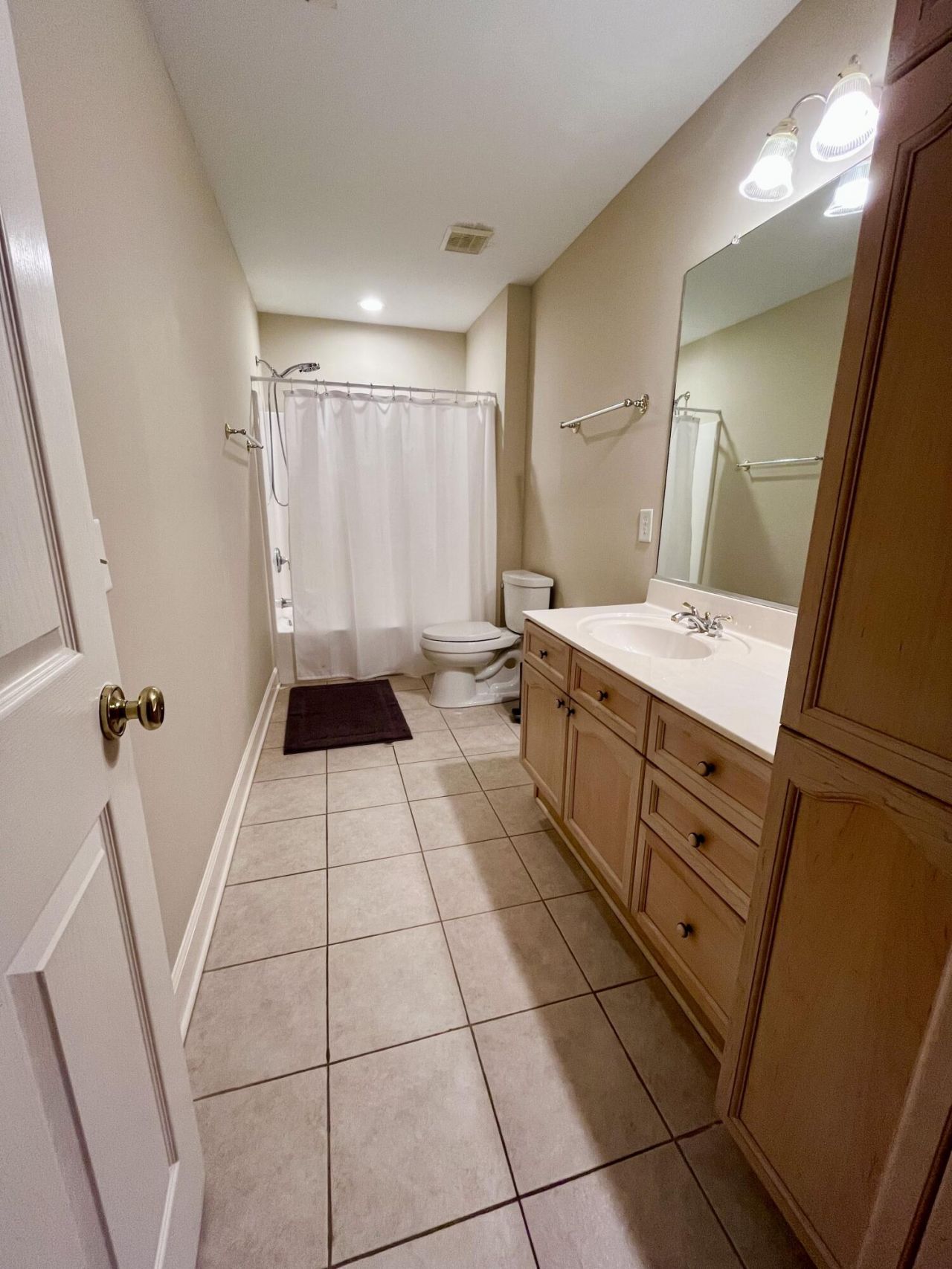 236 N Ainsdale Drive Photo 8