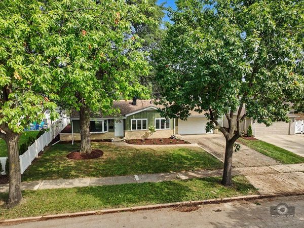 218 E Central Avenue , Lombard, IL 60148