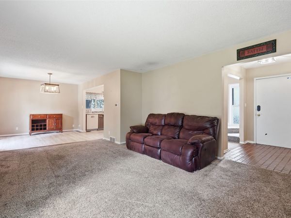 307 38th Street, West Des Moines, IA 50265
