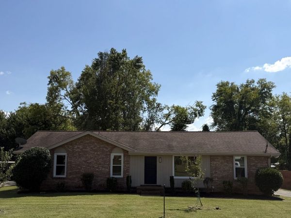 102 Peartree Dr , Hendersonville, TN 37075