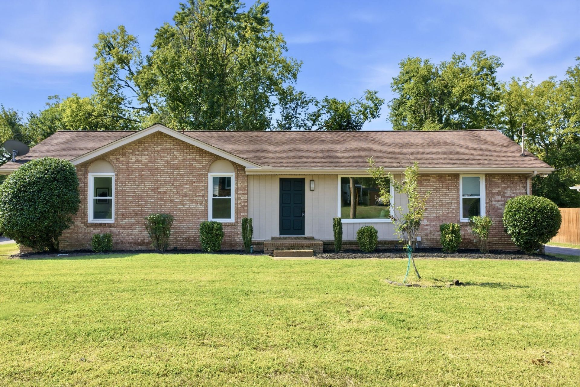 102 Peartree Dr, Hendersonville, TN 37075 Main Photo