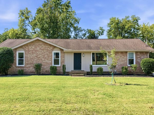 102 Peartree Dr, Hendersonville, TN 37075