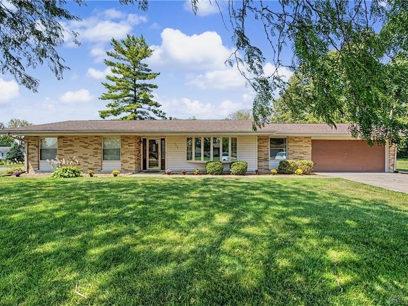 751 Rosamond Drive, Dayton, OH 45417 Photo 1