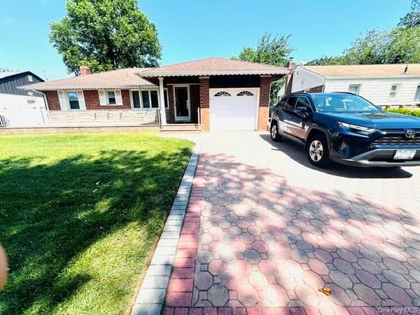 819 Dean Drive , Baldwin, NY 11510