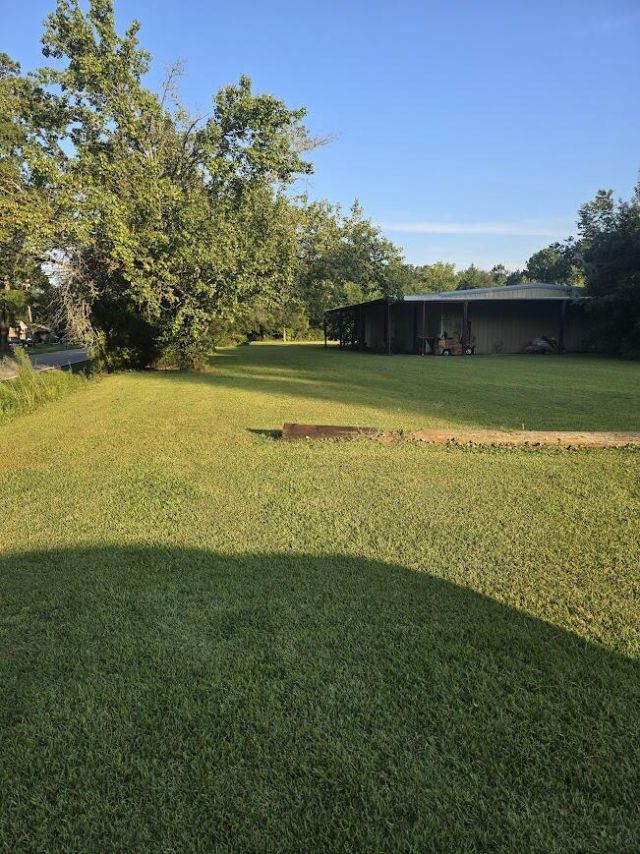 608 E Richardson Avenue Photo 8