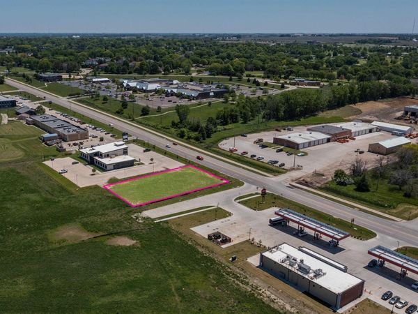 Village West 2nd Addn Lot 2 , Waterloo, IA 50701