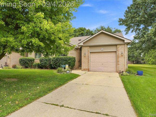 22240 Quail Run Circle, Unit 2, South Lyon, Mi 48178