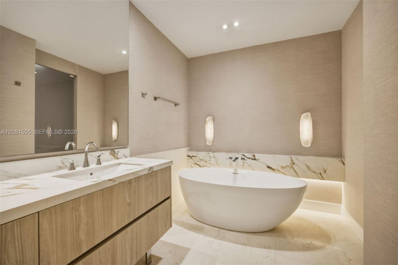 901 Brickell Key Blvd , Unit 3708, Miami, FL 33131 Photo
