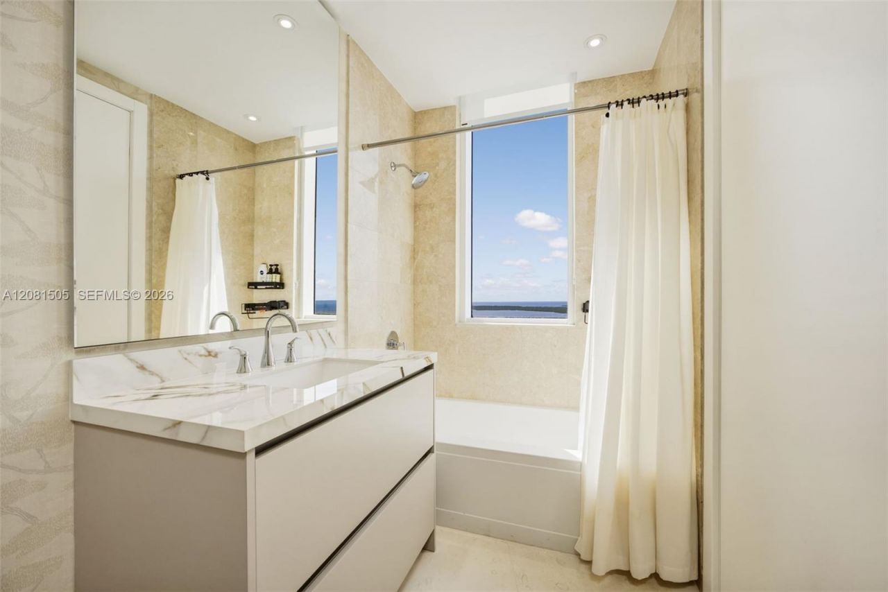 901 Brickell Key Blvd , Unit 3708, Miami, FL 33131 Photo