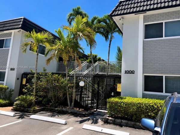 1000 SE 15th St, Unit 205, Fort Lauderdale, FL 33316
