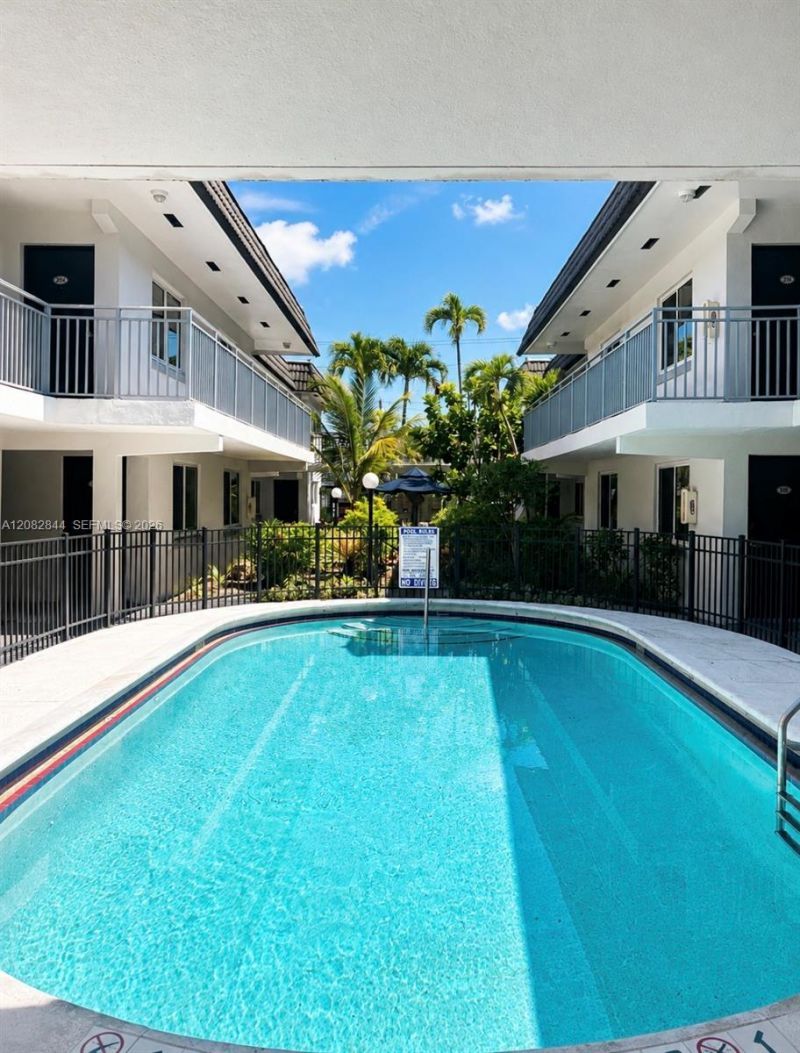 1000 SE 15th St, Unit 205, Fort Lauderdale, FL 33316 Photo