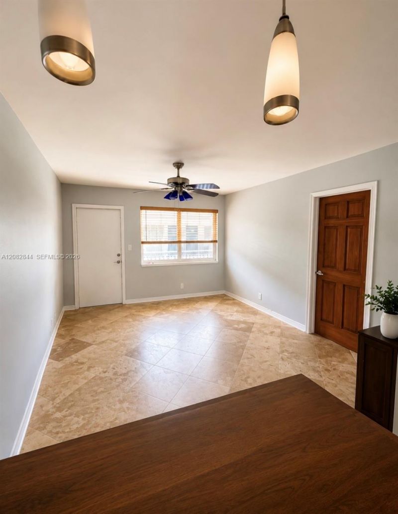 1000 SE 15th St, Unit 205, Fort Lauderdale, FL 33316 Photo