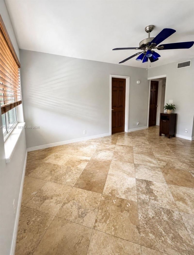 1000 SE 15th St, Unit 205, Fort Lauderdale, FL 33316 Photo