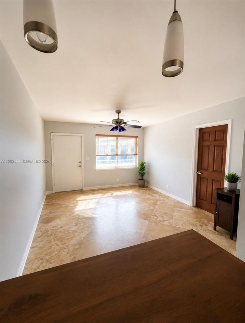 1000 SE 15th St, Unit 205, Fort Lauderdale, FL 33316 Photo