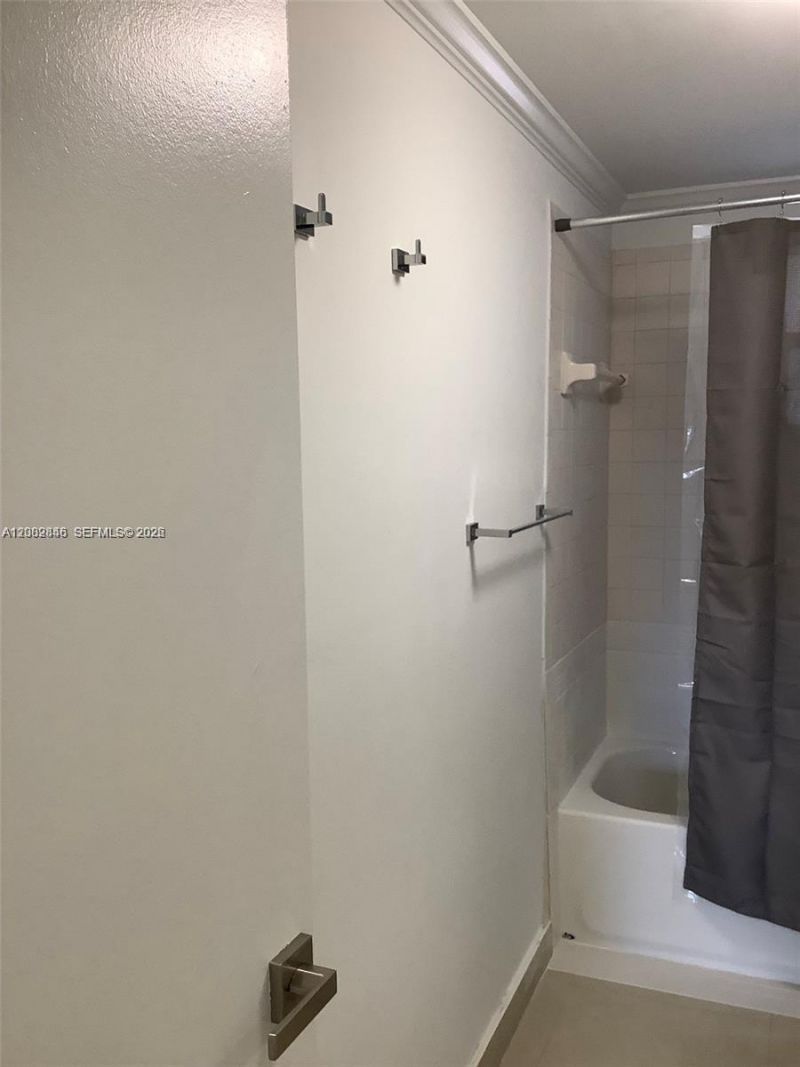 9359 Fontainebleau Blvd , Unit F307, Miami, FL 33172 Photo