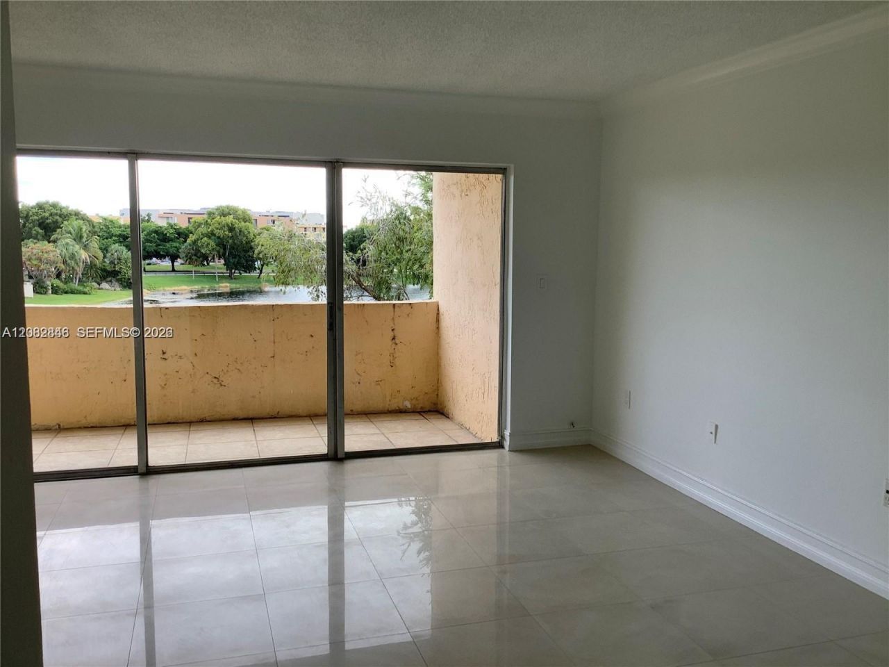 9359 Fontainebleau Blvd , Unit F307, Miami, FL 33172 Photo