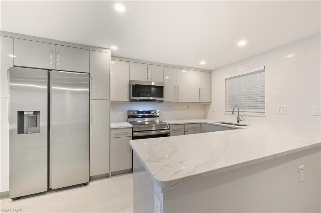 900 8th Ave S, Unit 103, Naples, FL 34102 Photo